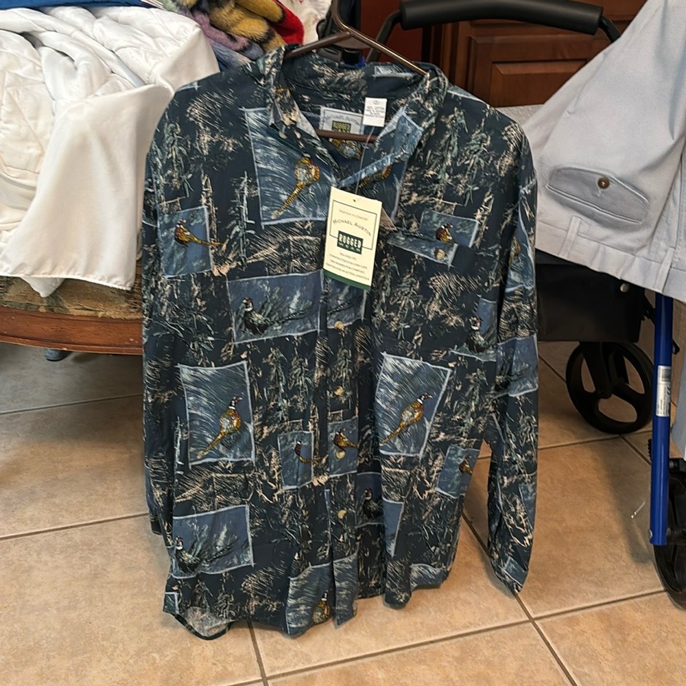 Michael Austin long sleeve shirt, size M